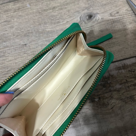 Kelly Green patent leather Kate Spade Jazzy Metro perforated wristlet wallet - Picture 4 of 5